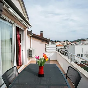 Bili Apartman Trogir